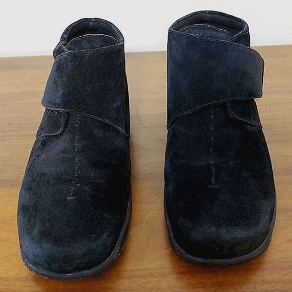 Strictly Comfort black suede velcro boots - Picture 5 of 8